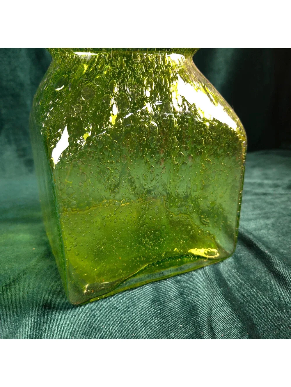 Vintage Lime Green Ribbed Bubble Glass Square Vase 7